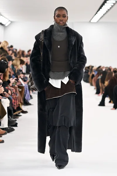 Look 30